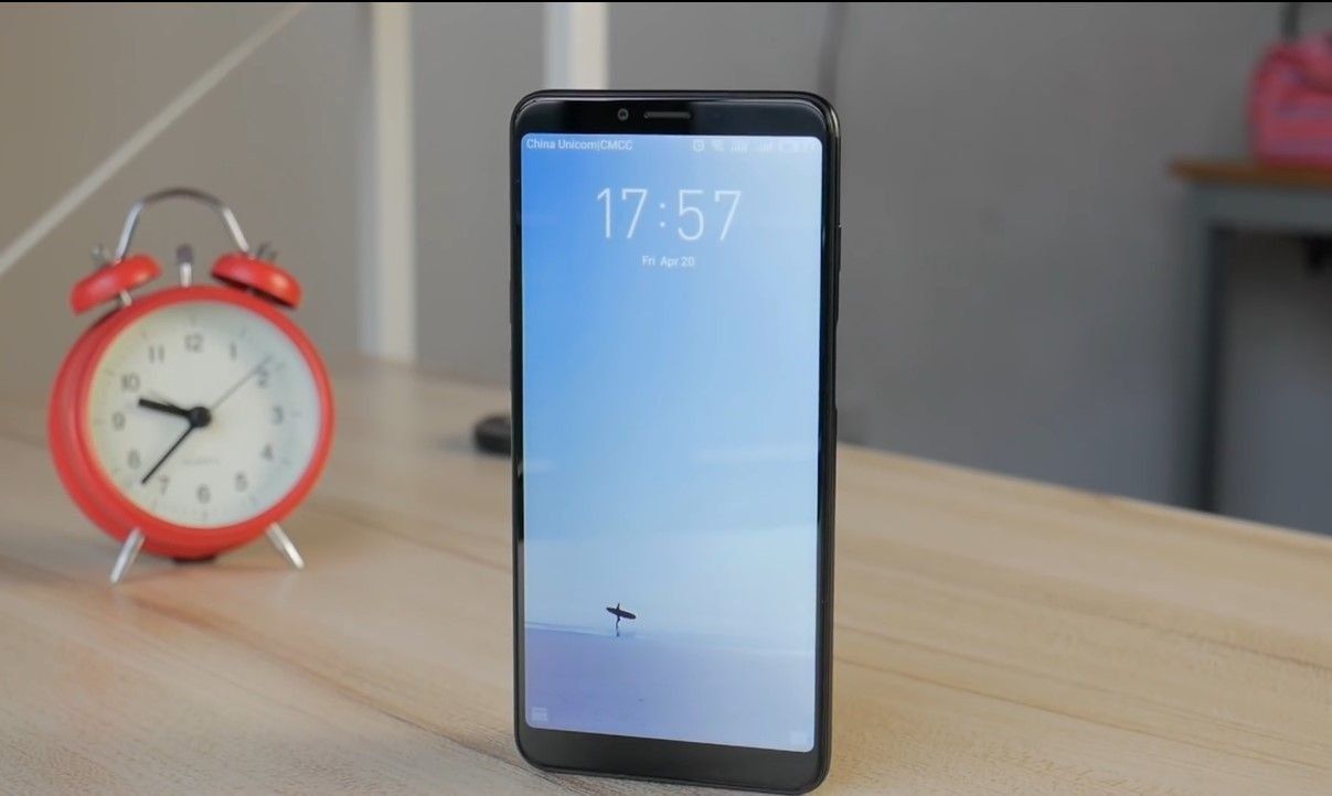 Smartphone Meizu E3 (64GB and 128GB) - advantages and disadvantages