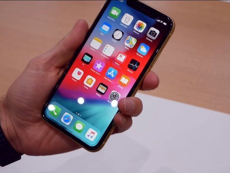 Pametni telefon Apple iPhone XR - prednosti i mane