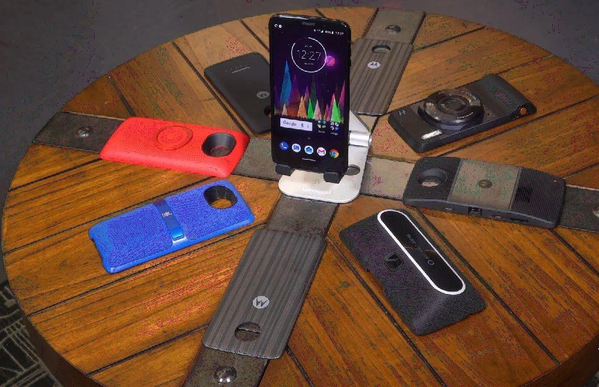 Pametni telefon Motorola Moto Z3 i Z3 Play - prednosti i mane