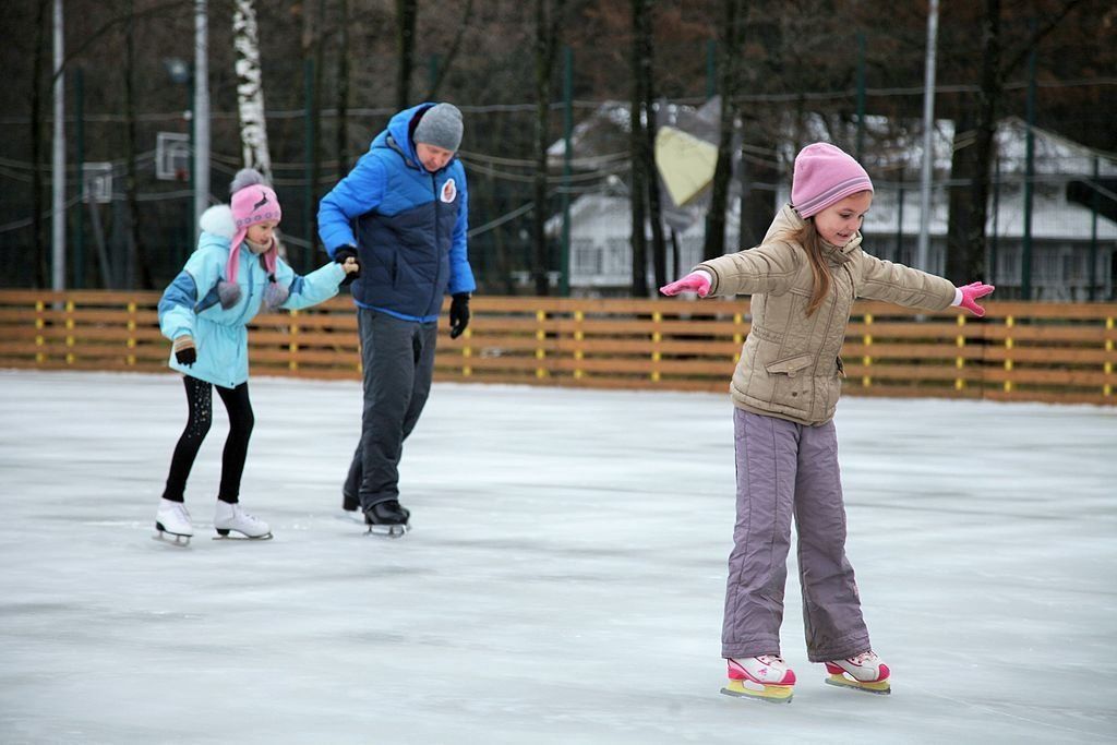 Rating of the best ice rinks in Novosibirsk in 2025 - free and paid