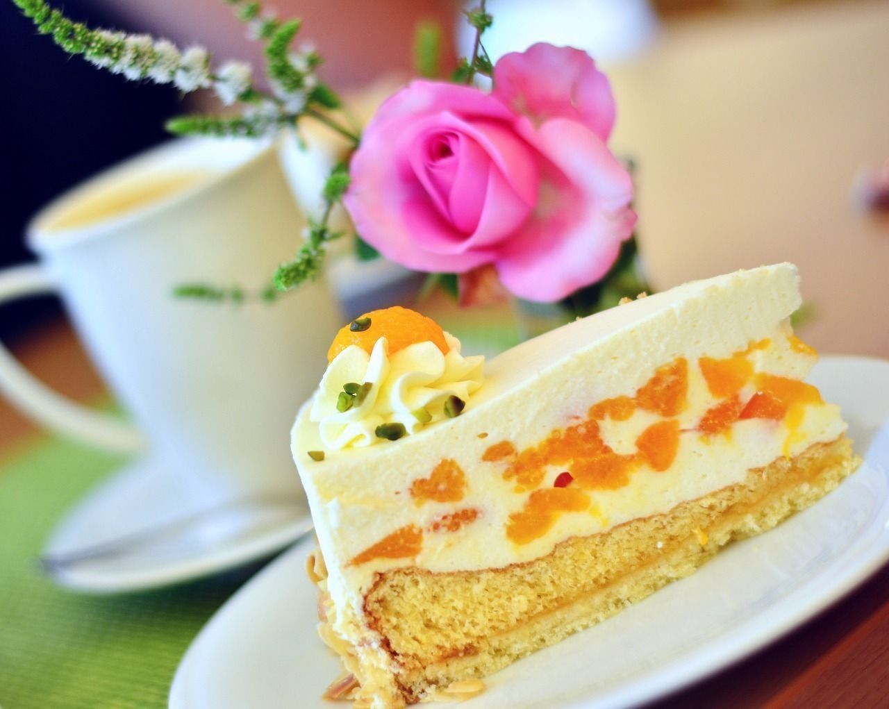 Where are the best cakes to order in Omsk in 2025