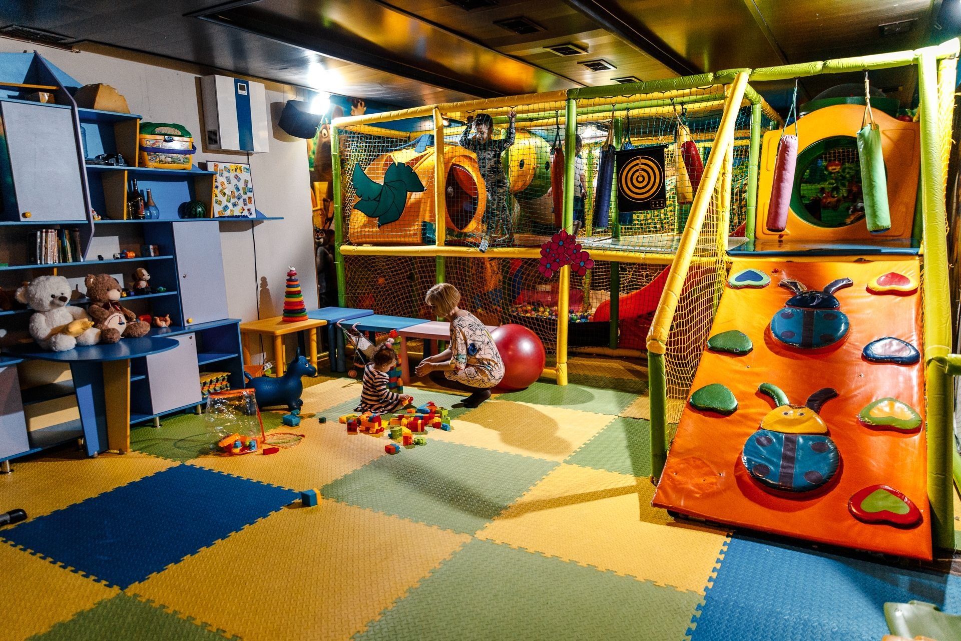 The best cafes and restaurants with a children's room in Moscow in 2025