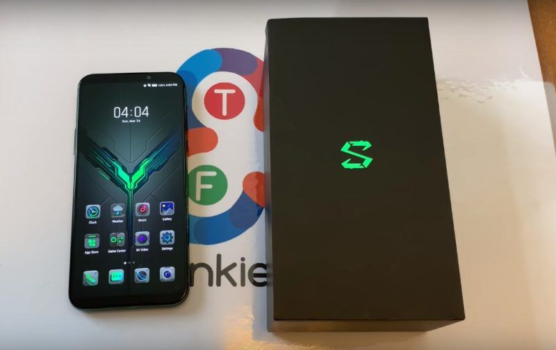 Smartphone Xiaomi Black Shark 2 - advantages and disadvantages