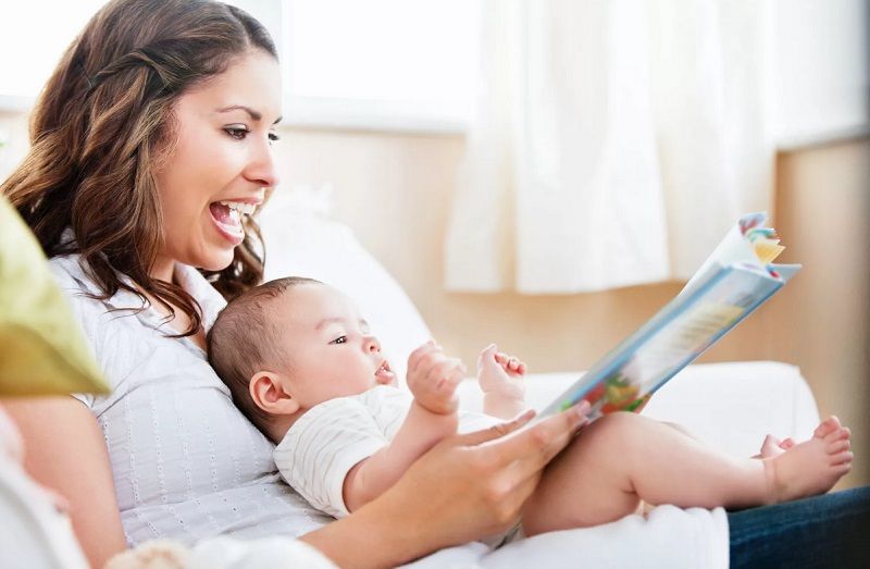 The best educational books for children under 1 year old in 2025