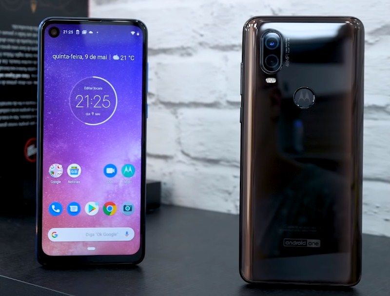 Smartphone Motorola One Vision - advantages and disadvantages