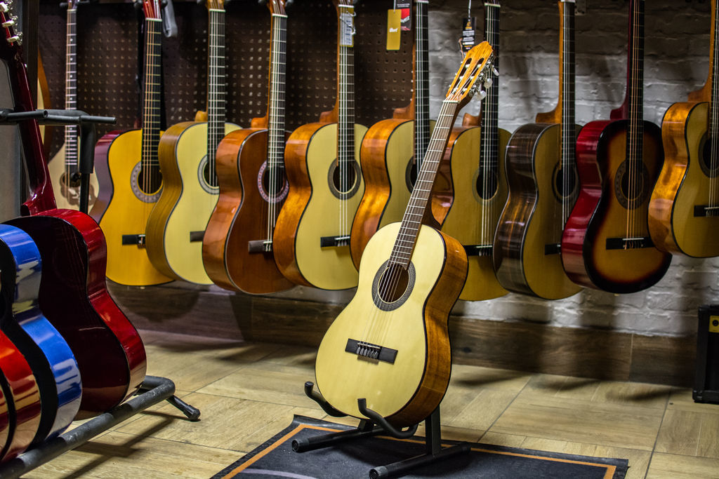 Ranking of the best classical guitars for 2025