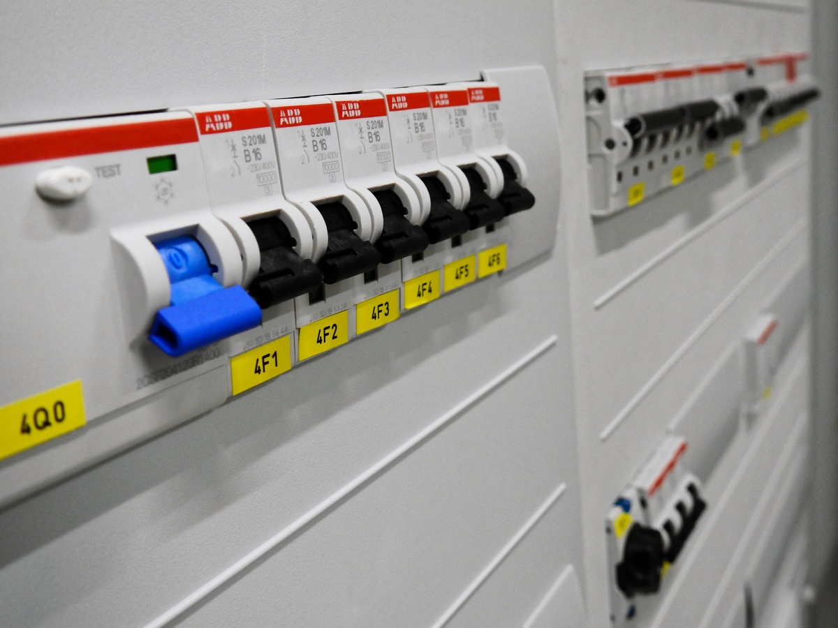 Rating of the best circuit breakers in 2025