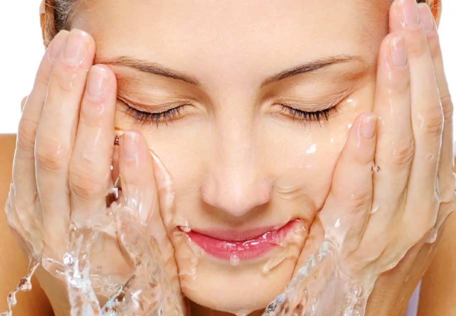 Ranking of the best makeup removers for 2025