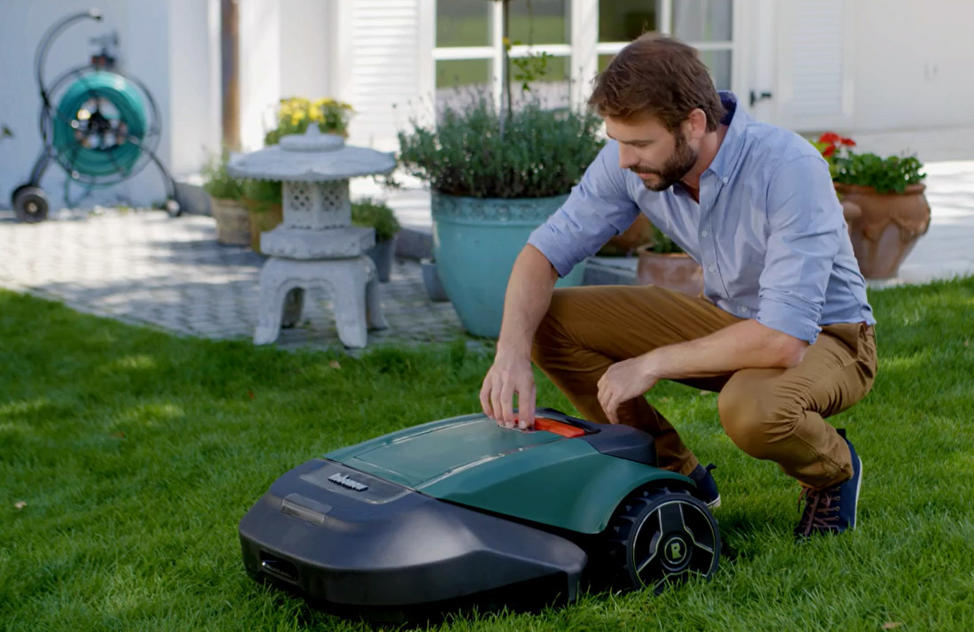 Ranking of the best lawnmower robots for 2025