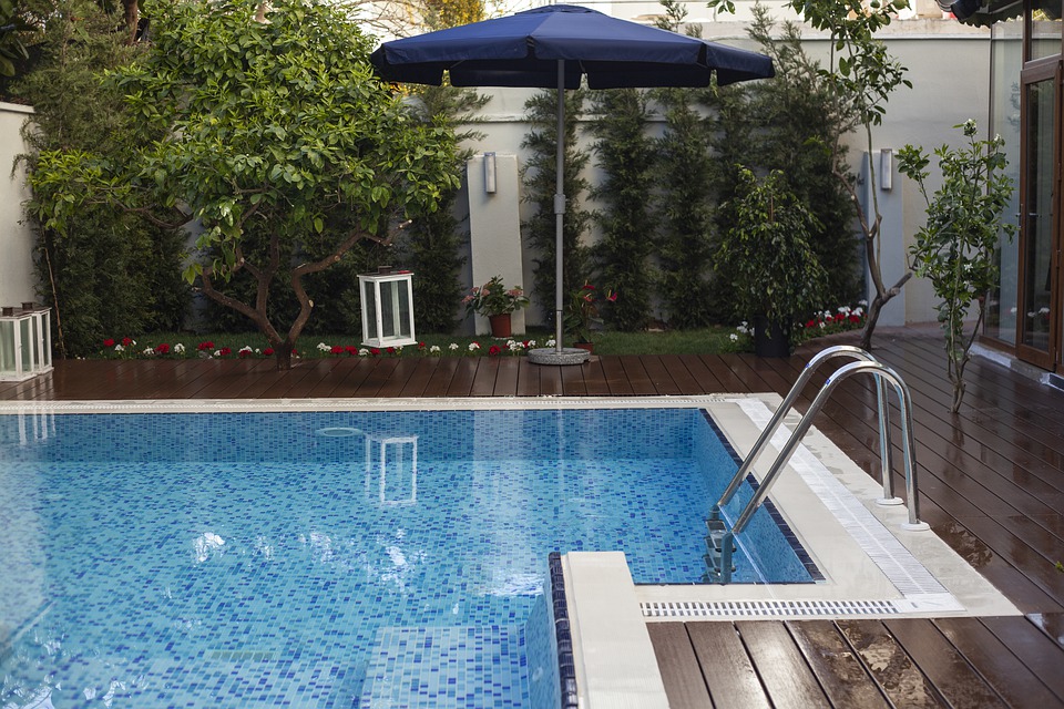 Ranking of the best ladders and handrails for swimming pools for 2025