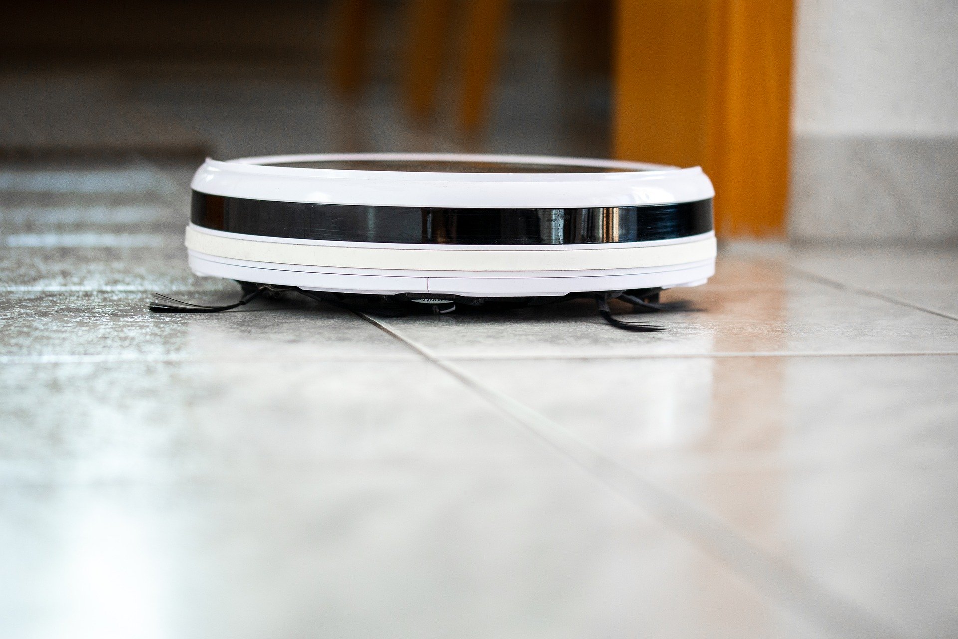 Rating of the best robot vacuum cleaners up to 10,000 rubles for 2025