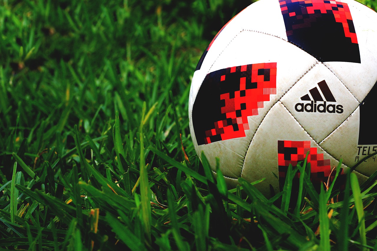 Ranking of the best indoor and outdoor soccer balls for 2025