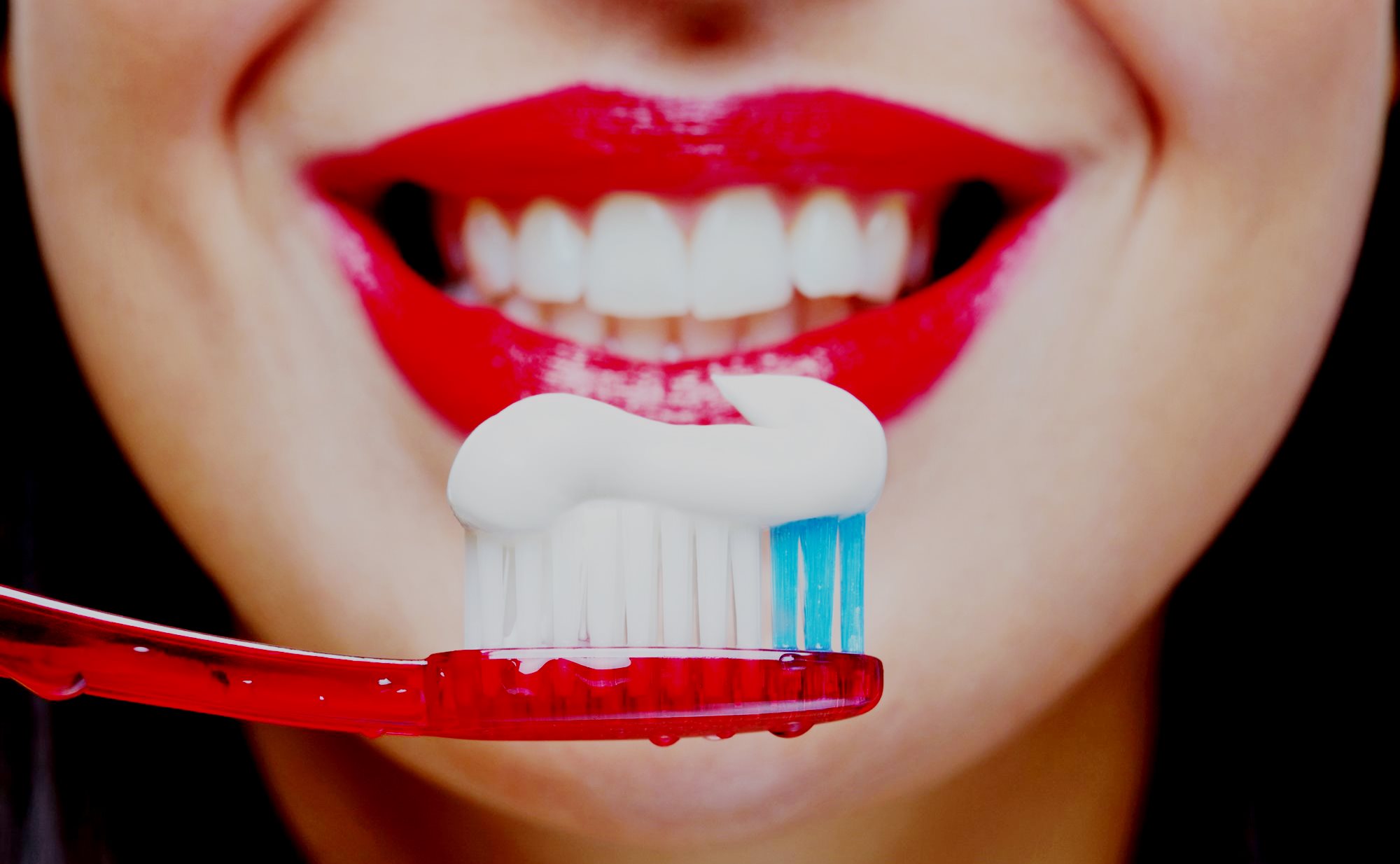 Les meilleurs dentifrices pour dents sensibles en 2025