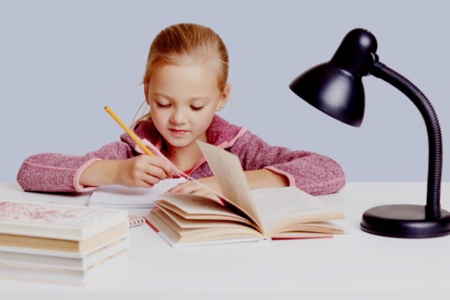 Rating of the best table lamps for schoolchildren for 2025