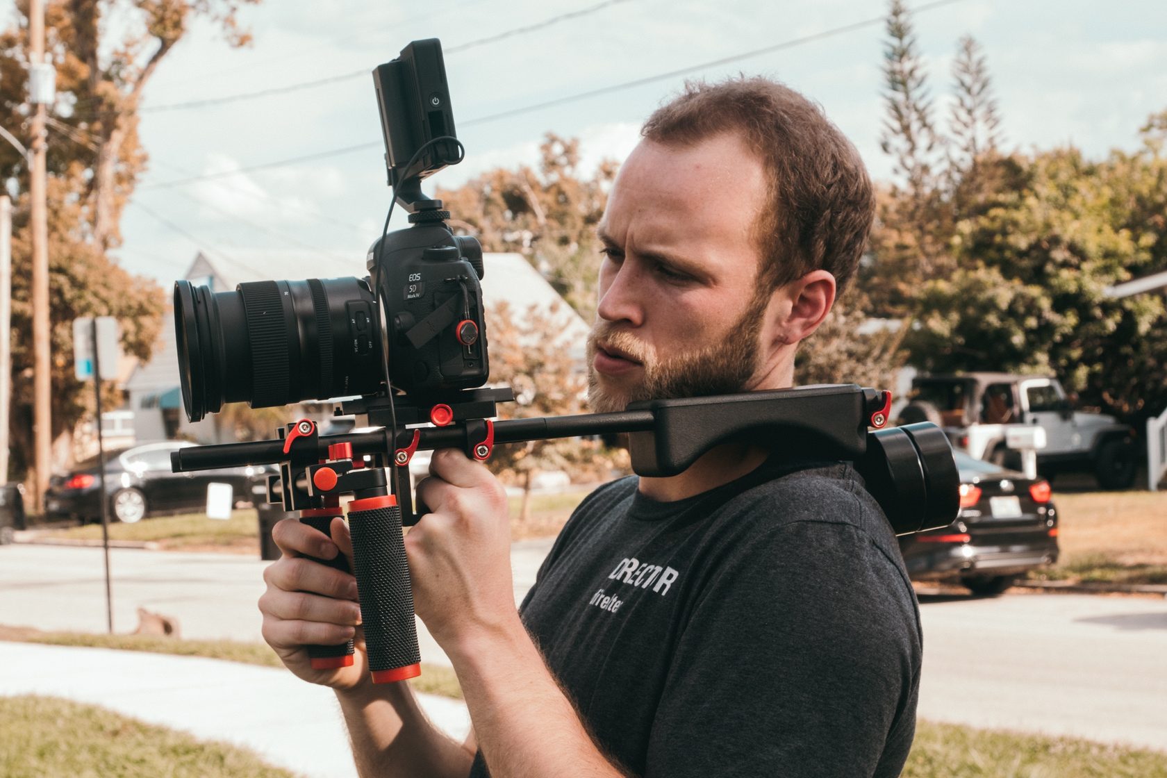 Ranking of the best shoulder rests and video rigs for 2025