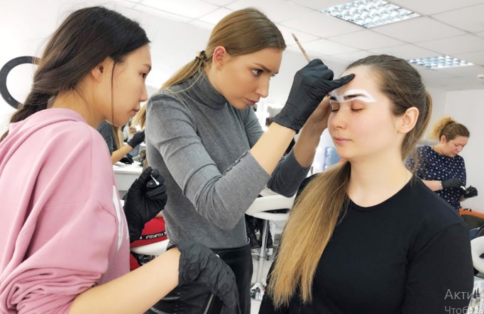 Classement des meilleurs cours de sourcils en ligne pour 2025