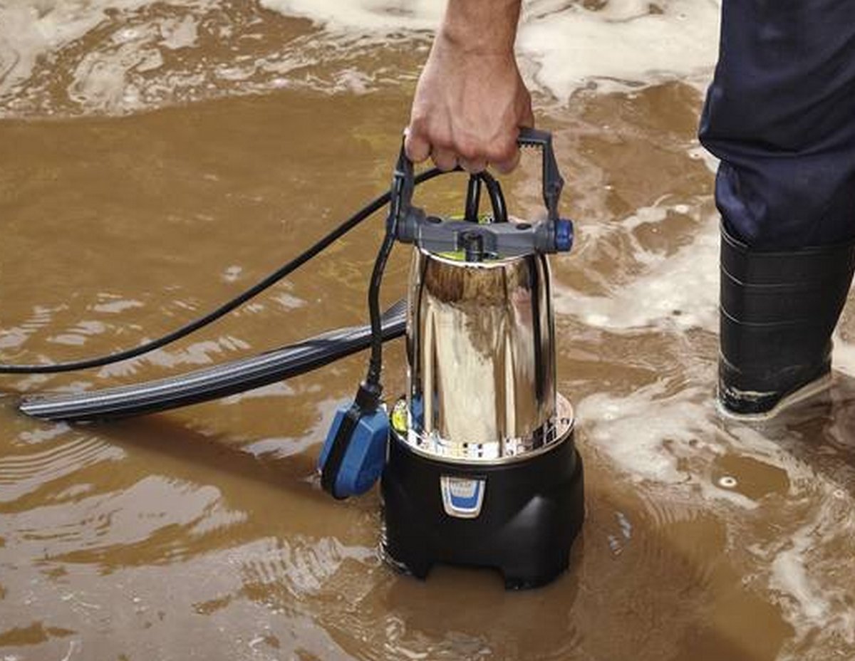 Rating of the best drainage pumps for dirty water up to 5000 rubles for 2025