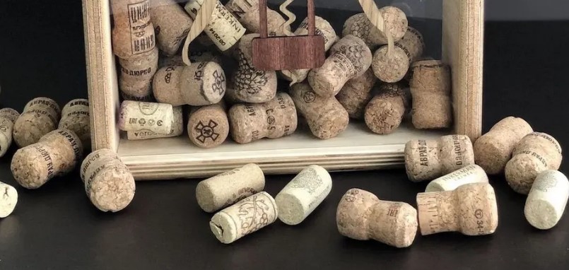 Ranking of the best piggy bank for wine corks for 2025