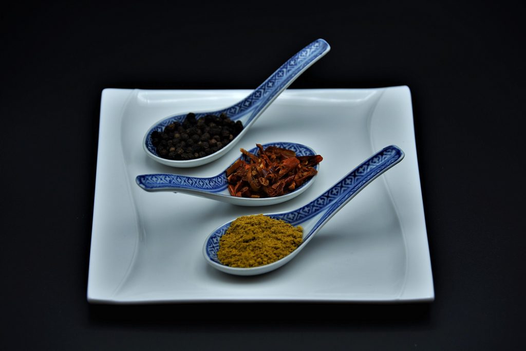 Rating of the best containers for spices for 2025