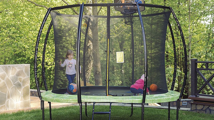 Rating of the best outdoor trampolines to give for 2025