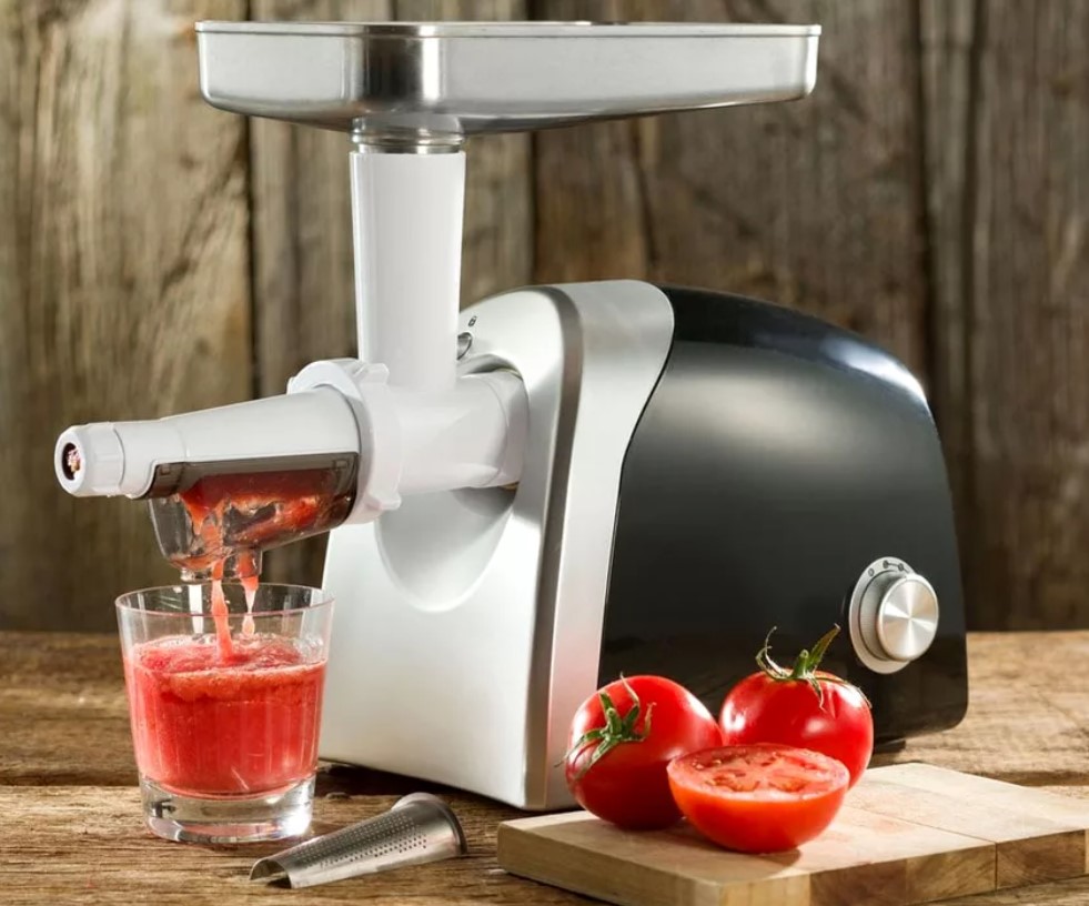 Rating of the best juicers for tomatoes for 2025